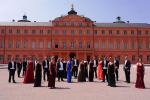 Residenzschloss Rastatt, das Vocalensemble Rastatt vor der Gartenfront 