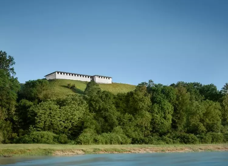 Foto: Staatliche Schlösser und Gärten Baden-Württemberg, Günther Bayerl Heuneburg - Stadt Pyrene