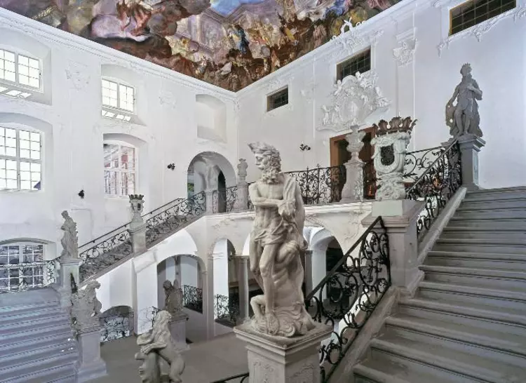 Foto: Staatliche Schlösser und Gärten Baden-Württemberg, Arnim Weischer Das Treppenhaus im Neuen Schloss Meersburg